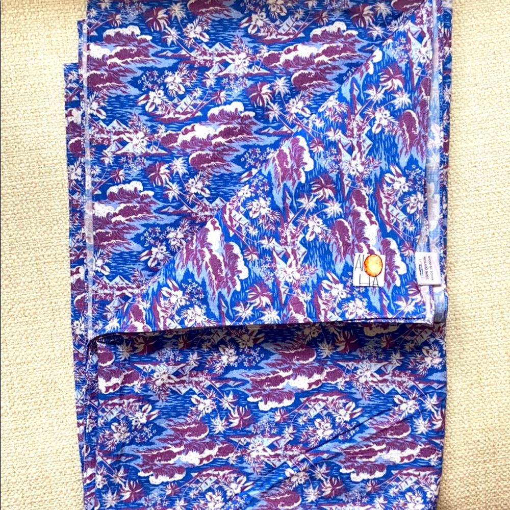 NWOT Aloha women’s wrap